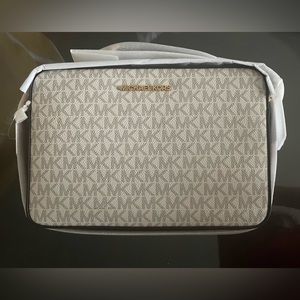 Brand New Michael Kors crossbody